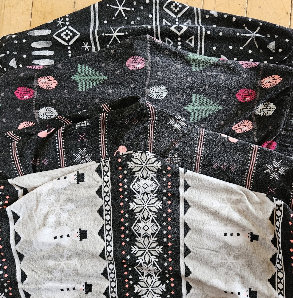 Bundle of 4 pairs winter theme leggings